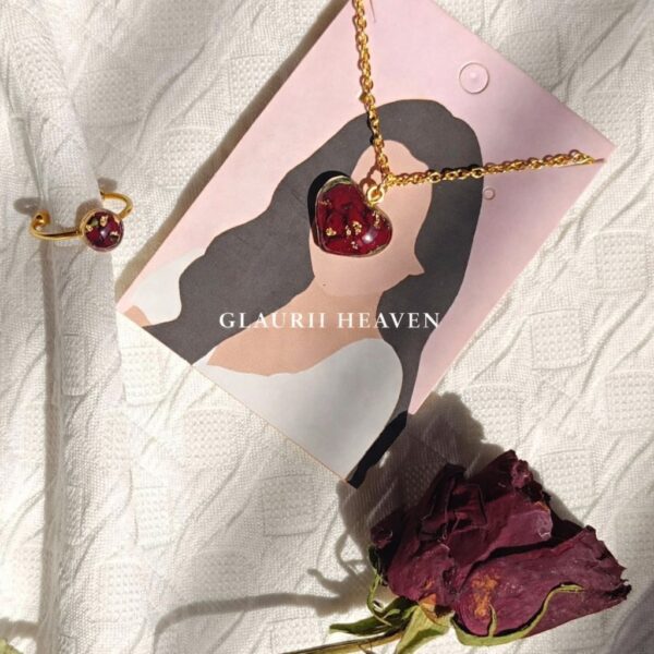 Rose Preserved Resin Jewelry Combo – Round Ring & Heart Pendant