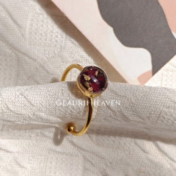Rose Preserved Resin Round Ring – Anti-Tarnish Jewelry